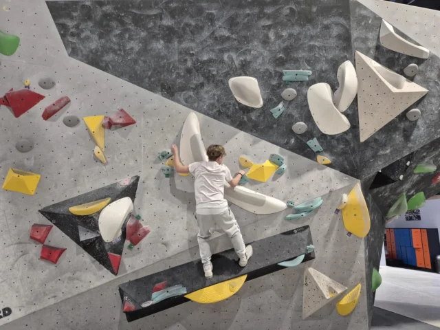 ✨ Ausflugstage an der LTS – das erste Halbjahr ist geschafft! ✨
Viele Klassen waren unterwegs, um die Klassengemeinschaft zu stärken.👍
Die 8c besuchte die Boulderhalle in Hannover. Dort wurden Wände bis zu 5 Metern Höhe erklettert und neue persönliche Kraft- und Höhengrenzen erreicht. 💪🧗‍♂️
#LTS #Ausflugstage #Teamgeist